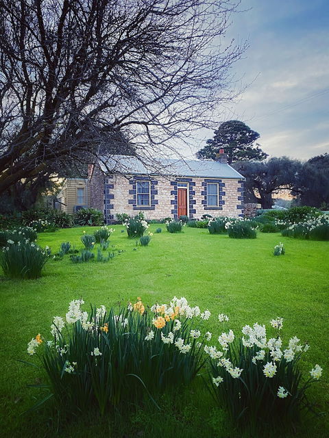 Cherry Plum Cottages - Accommodation Cooktown 4