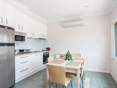 Anglesea River Apartments 2 Bed Unit 2 / 4 - Accommodation Cooktown 1