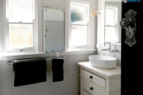 Audreys Nowra - Accommodation Cooktown 4