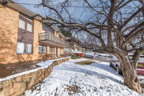 Alpine Apartment Great Location With Views Of Lake Jindabyne - Accommodation Cooktown 4