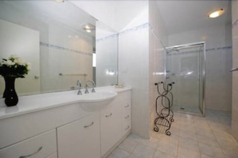 Magnus Pines, Unit 10/52 Magnus Street - Accommodation Cooktown 2