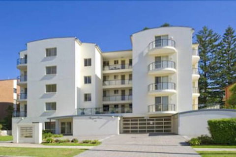 Magnus Pines, Unit 10/52 Magnus Street - Accommodation Cooktown 1