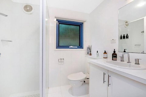 Edge17 Port Fairy Wharf - Accommodation Cooktown 4