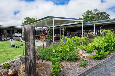 Granite Belt Motel - Accommodation Cooktown 1