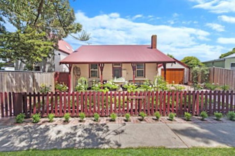 Railway Cottage - Accommodation Cooktown 0
