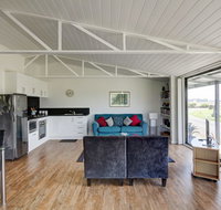 Lagoons Bay Garden Pavillion 2 - Accommodation Cooktown