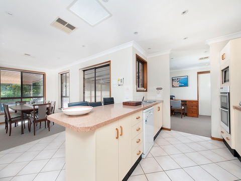 Wildflowers At Fingal Bay - Accommodation Cooktown 4