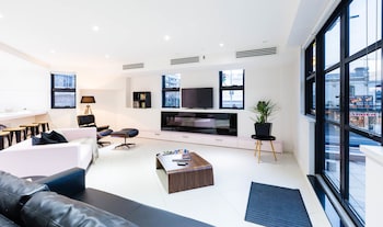MADDISON, 3BDR Port Melbourne Apartment - Accommodation Cooktown 0