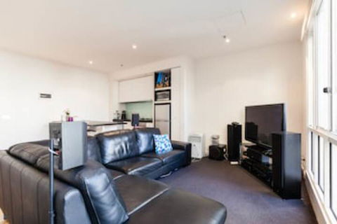 CLAUDE, 2BDR Melbourne Apartment - Accommodation Cooktown 0