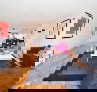 Penthouse With Bay Views - Accommodation Cooktown