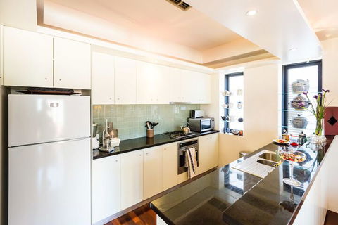 BELLE, 2BDR Melbourne Apartment - Accommodation Cooktown 6