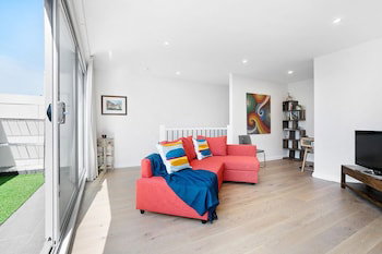 DINA, 2BDR Carlton Apartment - Accommodation Cooktown 0