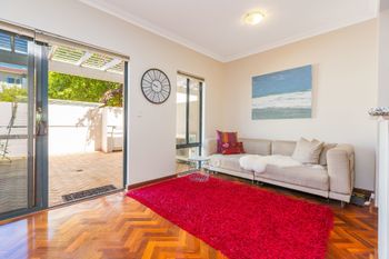Luxurious Perth Townhouse - Accommodation Cooktown 4