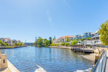 Luxurious Perth Townhouse - Accommodation Cooktown 2