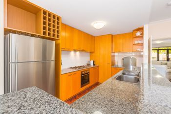 Luxurious Perth Townhouse - Accommodation Cooktown 3