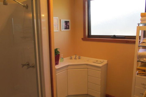 High On Penguin - Accommodation Cooktown 4