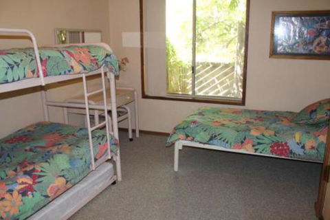 Coastal Retreat Unit 3 - Accommodation Cooktown 4