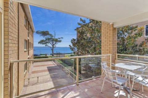 South Pacific Unit 6 Amazing Unit Opposite The Beach. - Accommodation Cooktown 0