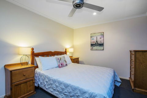 Anaheim Family Oasis - Accommodation Cooktown 2