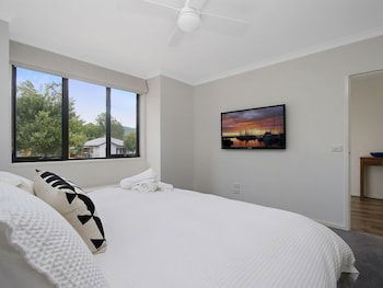 Alpine Knights Stylish Luxury - Accommodation Cooktown 3
