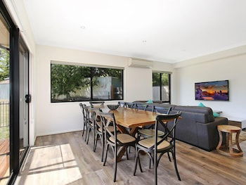 Alpine Knights Stylish Luxury - Accommodation Cooktown 2