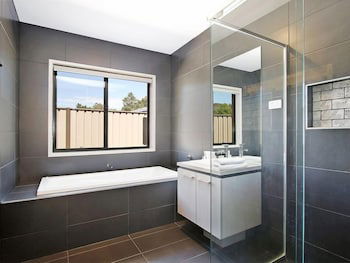 Alpine Knights Stylish Luxury - Accommodation Cooktown 6