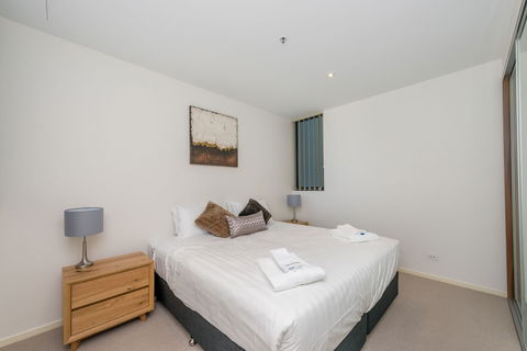 Accommodate Canberra - Manhattan - Accommodation Cooktown 1
