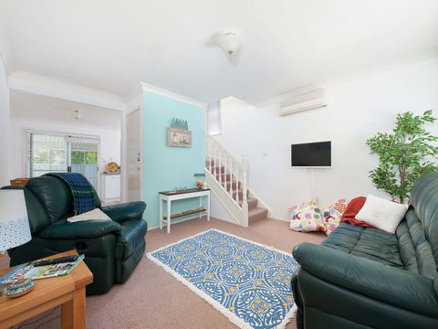 Reef Close Townhouse 3 7 - Accommodation Cooktown 2