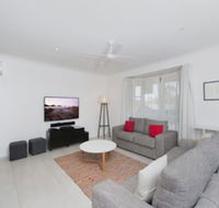 Ronald Avenue 101 Sea Behind The Trees - Accommodation Cooktown