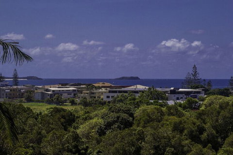 KINGSCLIFF HOLIDAY HOME On The HILL SYDS VIEW - Accommodation Cooktown 2