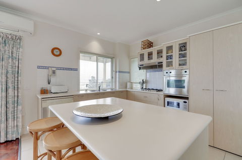 Aegina - Accommodation Cooktown 5