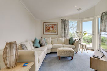 Aegina - Accommodation Cooktown 3