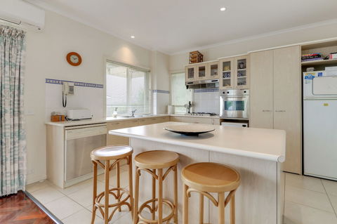 Aegina - Accommodation Cooktown 6