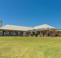Holman Estate - Accommodation Cooktown