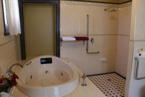 Copper House - Accommodation Cooktown 1