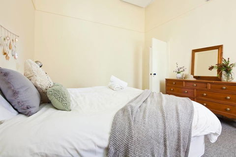 WB319 Chatswood Charmer Roomy 3 Bed Apartment - Accommodation Cooktown 0