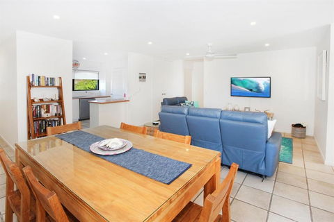 Unit 4 Cooltoro Court Coolum Beach - Accommodation Cooktown 2