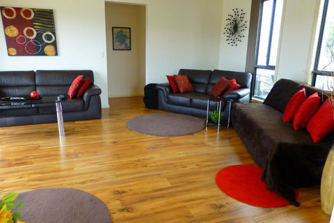 Hazards View Retreat - Accommodation Cooktown 1