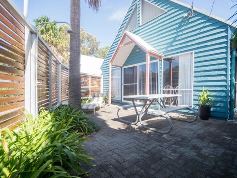 Affordable Twin Peaks 1 - Accommodation Cooktown 3