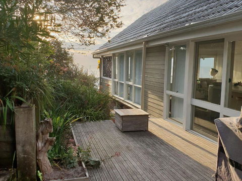 Ningaloo Formerly Willows House - Accommodation Cooktown 4