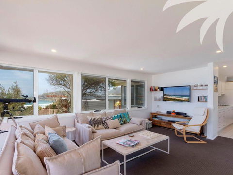 Ningaloo Formerly Willows House - Accommodation Cooktown 5