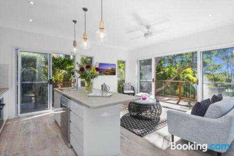 Avalon Tree House - Accommodation Cooktown 2