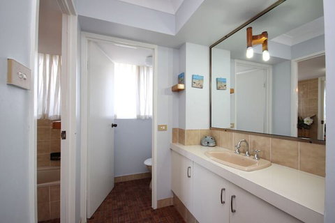 Pinnacle Unit 403 - Accommodation Cooktown 3