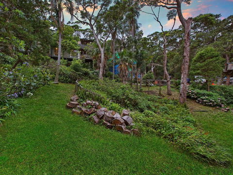 Copacabana Treehouse 36 Oceano Street Copacabana - Accommodation Cooktown 4