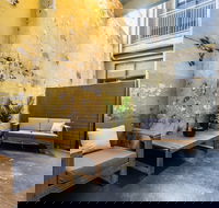 Isla 2BDR Fitzroy Apartment - Accommodation Cooktown