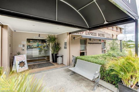 Arena Hotel - Accommodation Cooktown 1