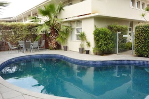 Fantasia Glenelg Studio Apartments - Accommodation Cooktown 4