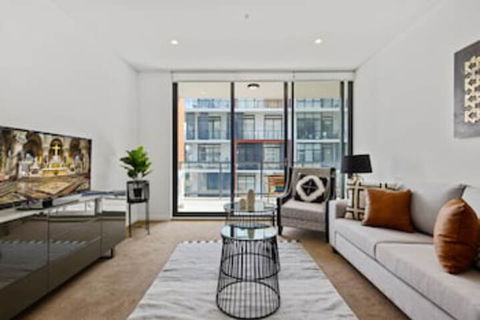 HomeHotel Waterside Luxury & New Residences - Accommodation Cooktown 0