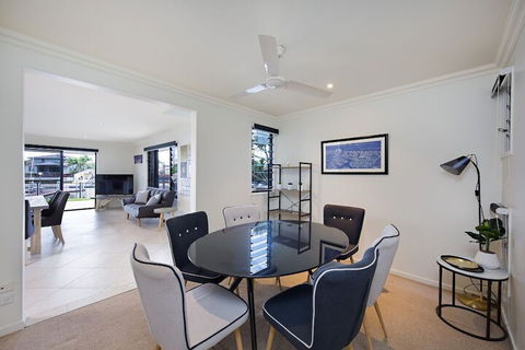 Gold Coast Stunning Waterfront Retreat By Hostrelax - Accommodation Cooktown 5