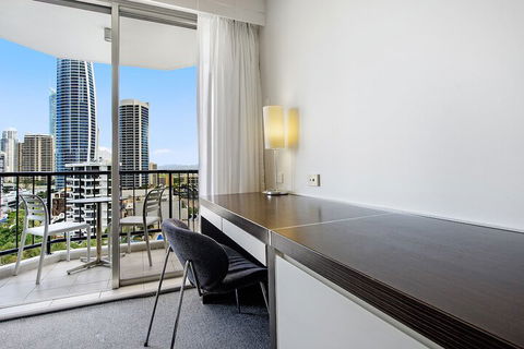 Private Apartment In The Heart Of Surfers Paradise - Accommodation Cooktown 6